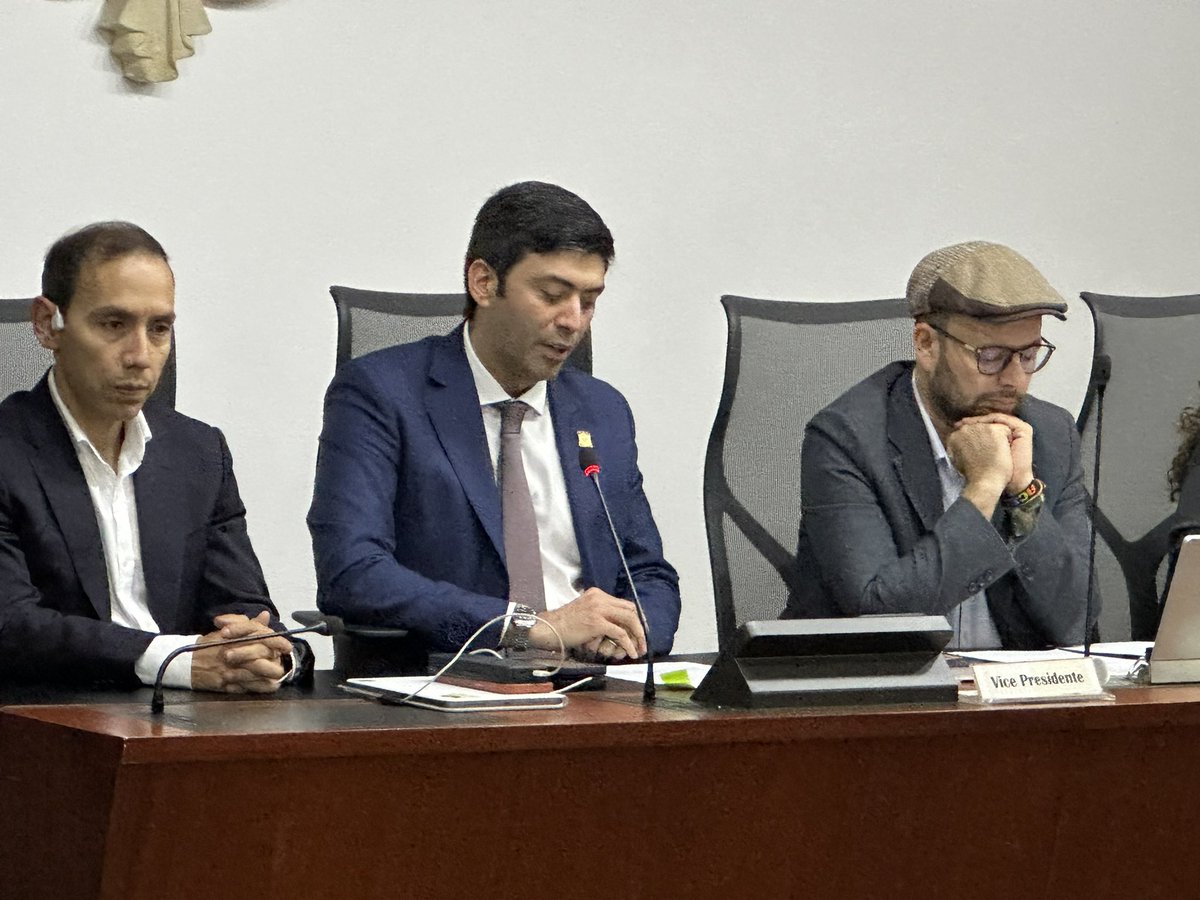 CamaraColombia's tweet photo. Atención | El presidente de @CamaraColombia, @NicolasBarguil, ha instalado la #ComisiónPrimera. 

De esta manera se realizará la elección de la mesa directiva para la legislatura 2026 - 2027. https://t.co/8t6Mqb3CWT
