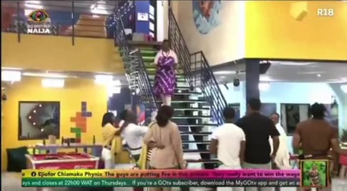 Beautiful_ennie's tweet photo. Temi Nkem on Wrappers too

Lmao

🤣 😂😂😂😂

#BBNaija
#BBNaijaS11 https://t.co/HFlaBboake