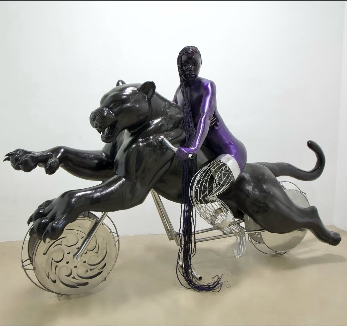 NIYMUSE's tweet photo. Sculptures by Afrofuturist Dulcie Davy deeply inspired by black womens internal self repairs after trauma and stigmatization by society. https://t.co/l34lWIrIE0