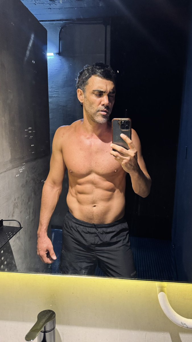 santivok's tweet photo. A veces descansar también es avanzar.
No todo el crecimiento ocurre cuando estás haciendo.
Mucho también pasa cuando aprendes a detenerte.
Hoy vuelvo por aquí. ✨
#volvi #denuevo #namaste #cdmx https://t.co/0wUlICzIFn