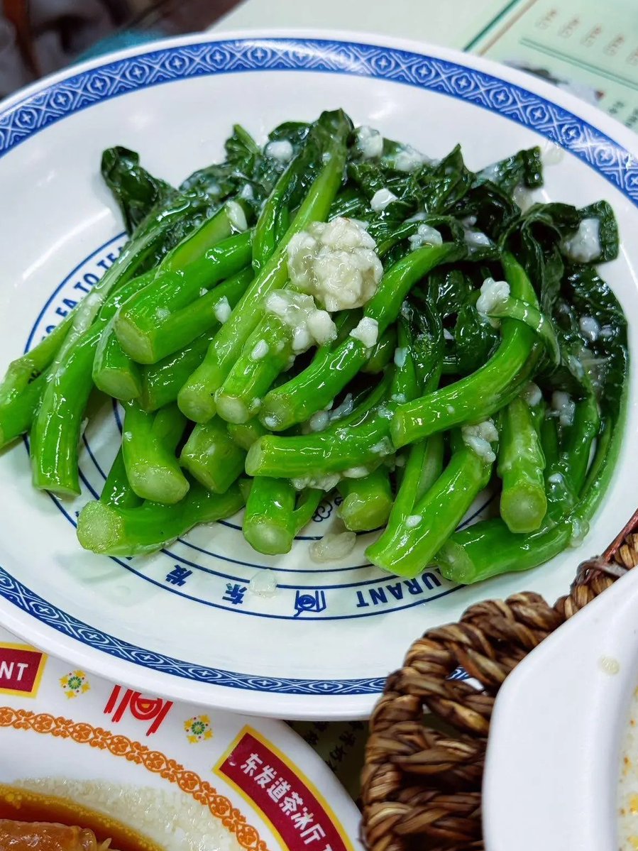 AlenaziRaged's tweet photo. [今日减脂餐打卡｜香煎鸡胸肉配清炒西兰花+杂粮饭，低油高蛋饱腹感拉满，好吃不胖的自律日常]， https://t.co/gQMZgI62Gd
