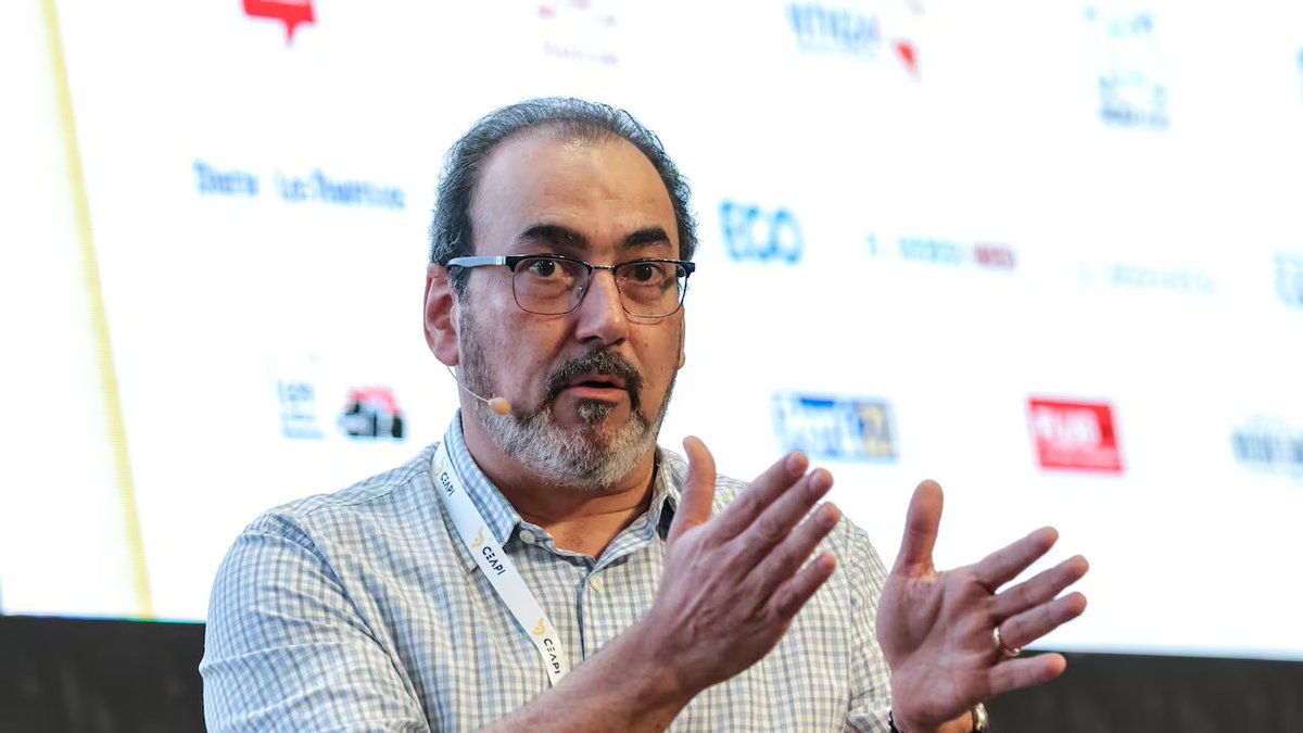 Pulsonews_'s tweet photo. Presidente ejecutivo de CAF reveló en SEMANA los principales desafíos que enfrentará el Gobierno de Abelardo De La Espriella
https://t.co/QXSbY6g7x7 https://t.co/5hJiLpgIYr