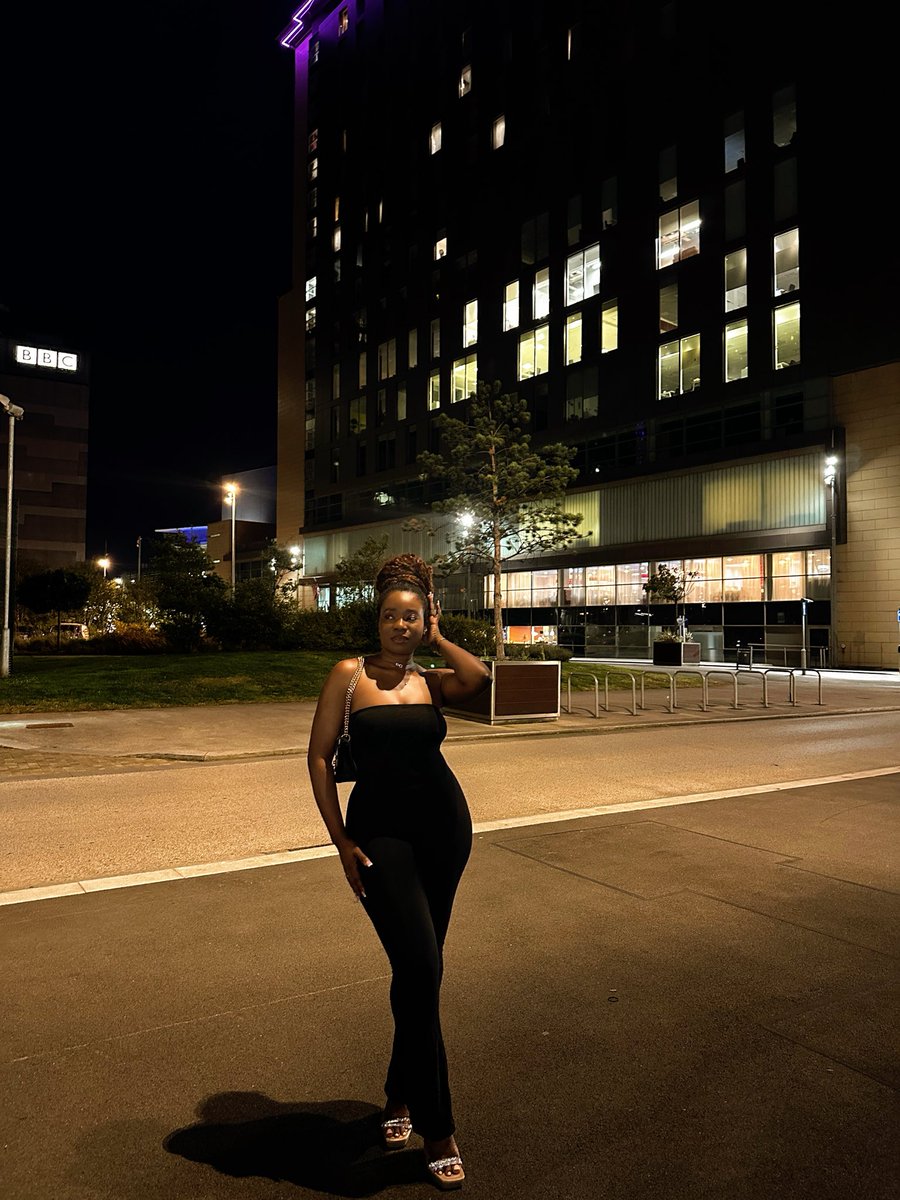 savvymoneygirl's tweet photo. Walking trophy 🏆 https://t.co/hKbrw9F6wl