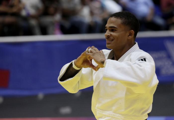 Granma_Digital's tweet photo. 🥋👏ǀ El joven holguinero Marlon Herrera conquistó la presea dorada🥇 de los 73 kilogramos y firmó una de las actuaciones más vertiginosas de toda la cita regional.
🔗https://t.co/r4euYYEQqB
#SantoDomingo2026 https://t.co/4QwdRzpVdW