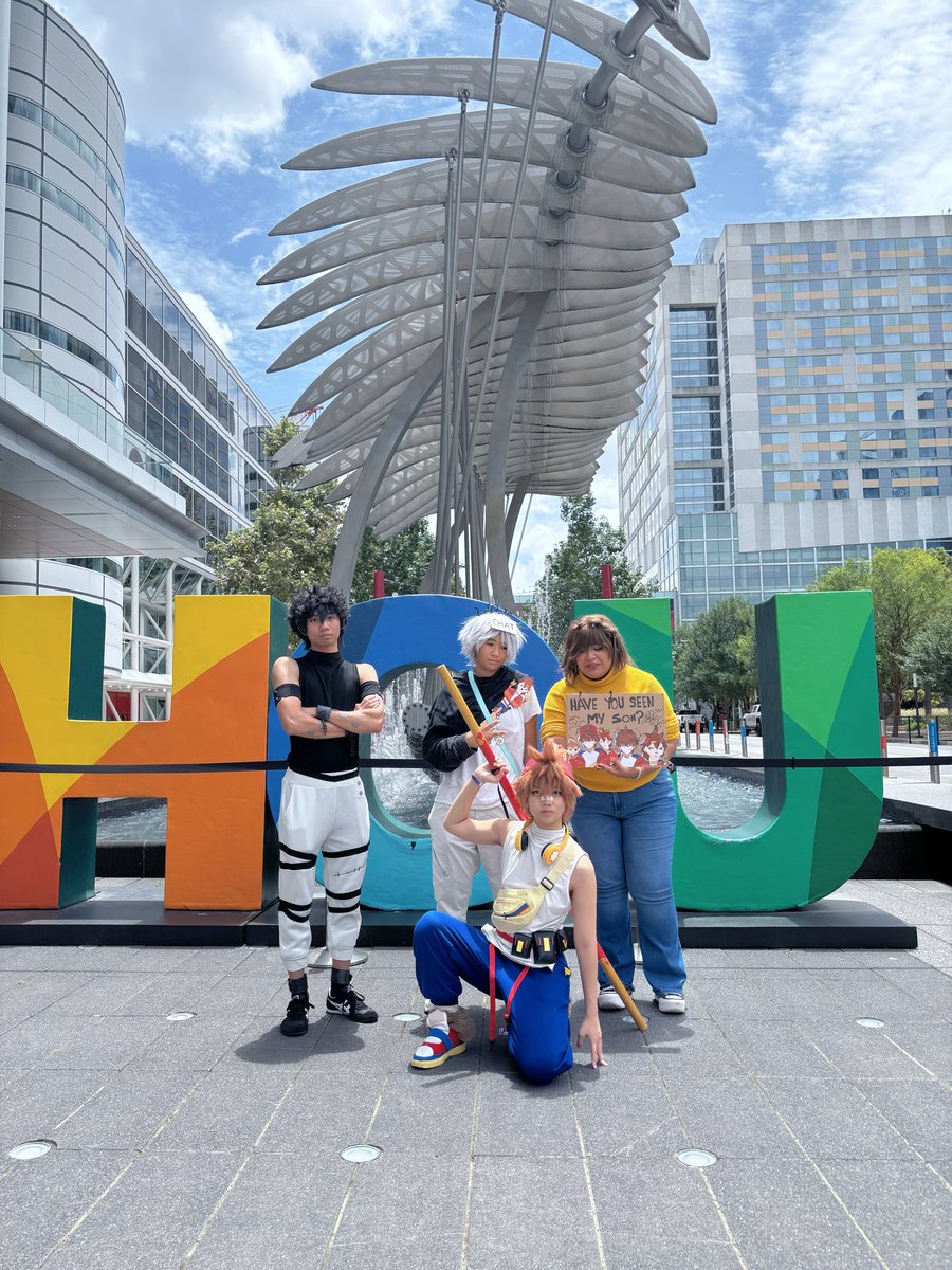 MinYugBam's tweet photo. Me and my group had so much fun 😭❤️ we had alot of people who recognized us sign a picture of kenji! #animematsuri #sunkenji #ybs https://t.co/bw8sxxgjAA