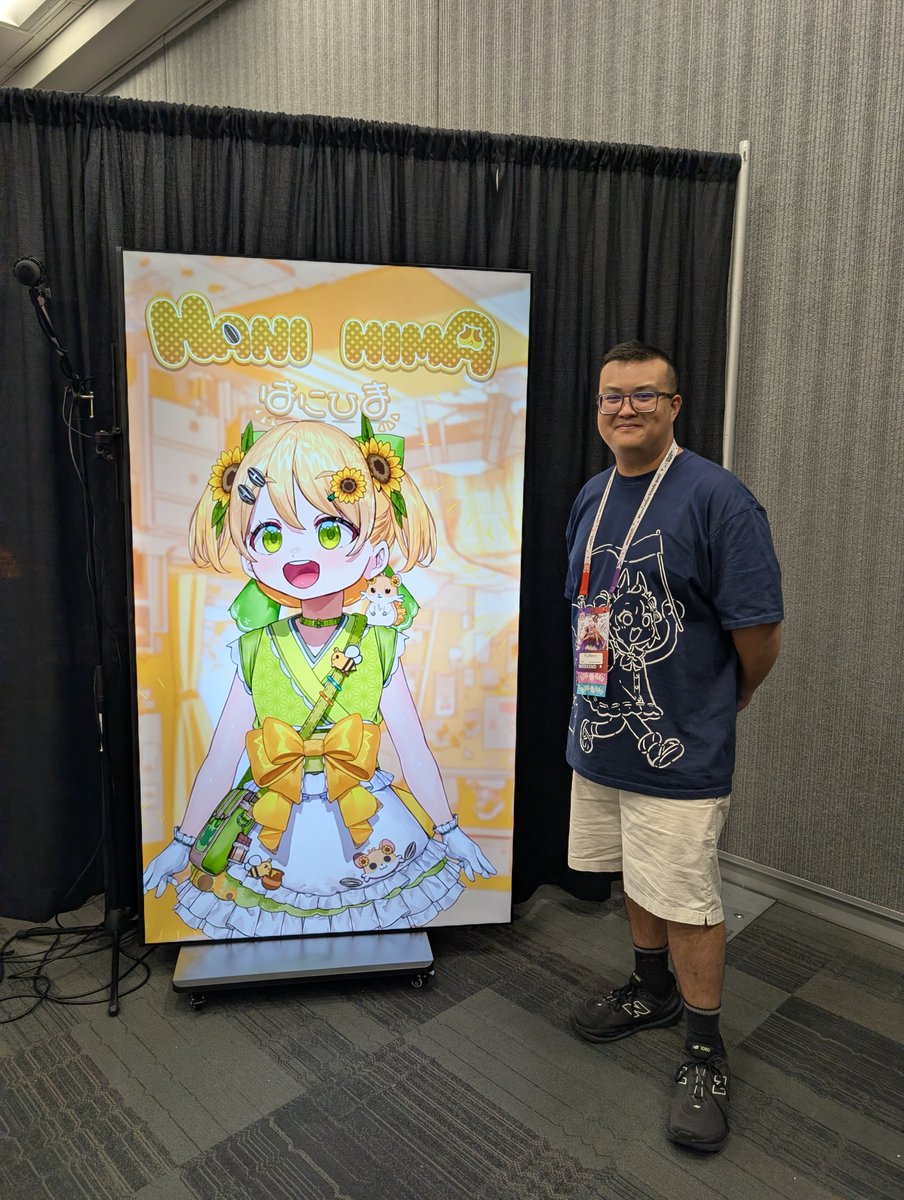 SpacePandie's tweet photo. #Hanimuchu It was wonderful to meet you again Hani, the meet and greet timer was so fast right? Your panel with Alpha was also great and it makes me want to visit Japan as soon as i can! https://t.co/ZgNHwg2Z6t