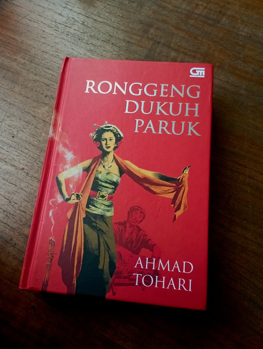 macaatobeli's tweet photo. [ 🪡 ] Ronggeng Dukuh Paruk by Ahmad Tohari

— 520 pages
— 5 / 5 ⭐
— Review: https://t.co/06dRnC7UPh

                     #macaatobeLibrary https://t.co/MCE4imBmyw