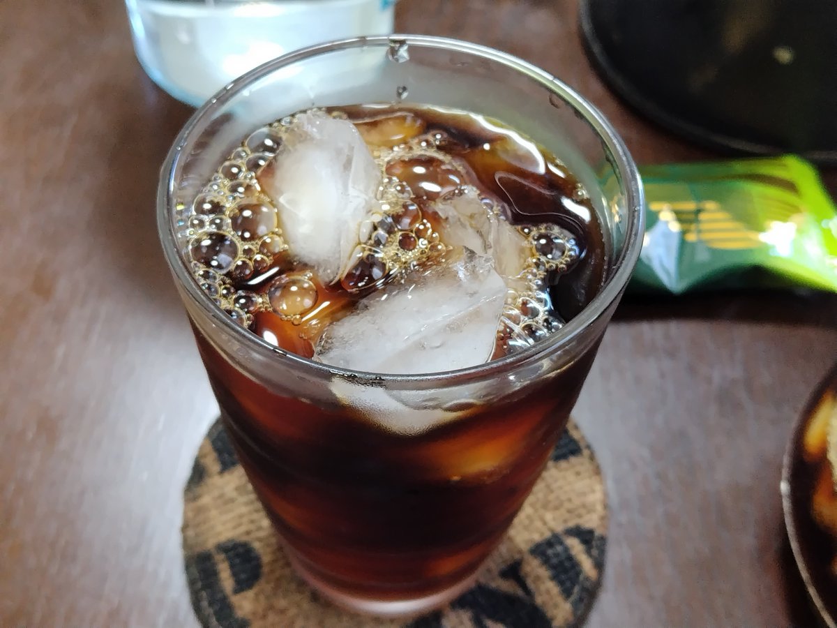 aruzak72's tweet photo. 深煎りケニアのアイスコーヒーです
急冷です✨️

今日は暑い日 https://t.co/1LbC02JLCy