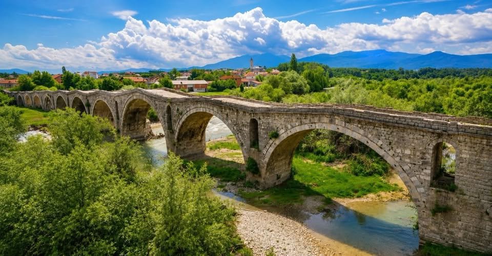 FatonLatifi3's tweet photo. Ura e Terzive 🌉🇽🇰
Bishtazhin, Has, Kosovë 📍
Një nga monumentet më të bukura të trashëgimisë sonë kulturore, që lidh historinë me bukurinë e natyrës. ❤️
#UraeTerzive #Bishtazhin #Has #Kosova #TrashëgimiKulturore #VisitKosova https://t.co/Jxqpj57V0d