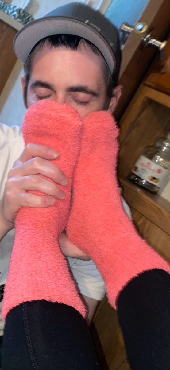fuzzysockboy's tweet photo. #fuzzysocks #fuzzysockfetish  #fuzzysocksfetish https://t.co/dMNa760kXa