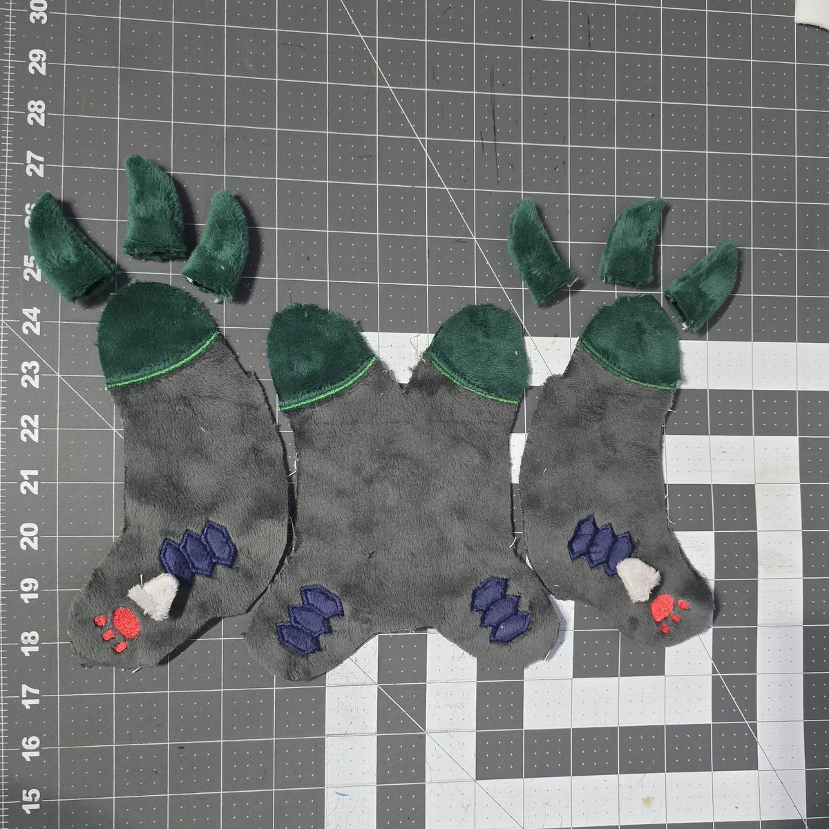 Leighs_Dragons's tweet photo. Embroidery for the next plush!

Can you guess who it is?!

#pokemonplush #plushart #plush #pokemon https://t.co/pHnCQ7iE8u