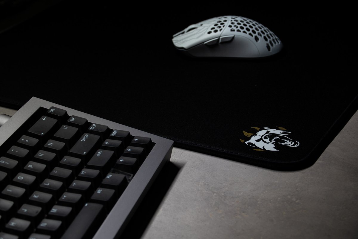 s1ckox's tweet photo. The ESPTiger Heavy Claw might be the most underrated control mousepad in the market. https://t.co/wLAwMaKsO7