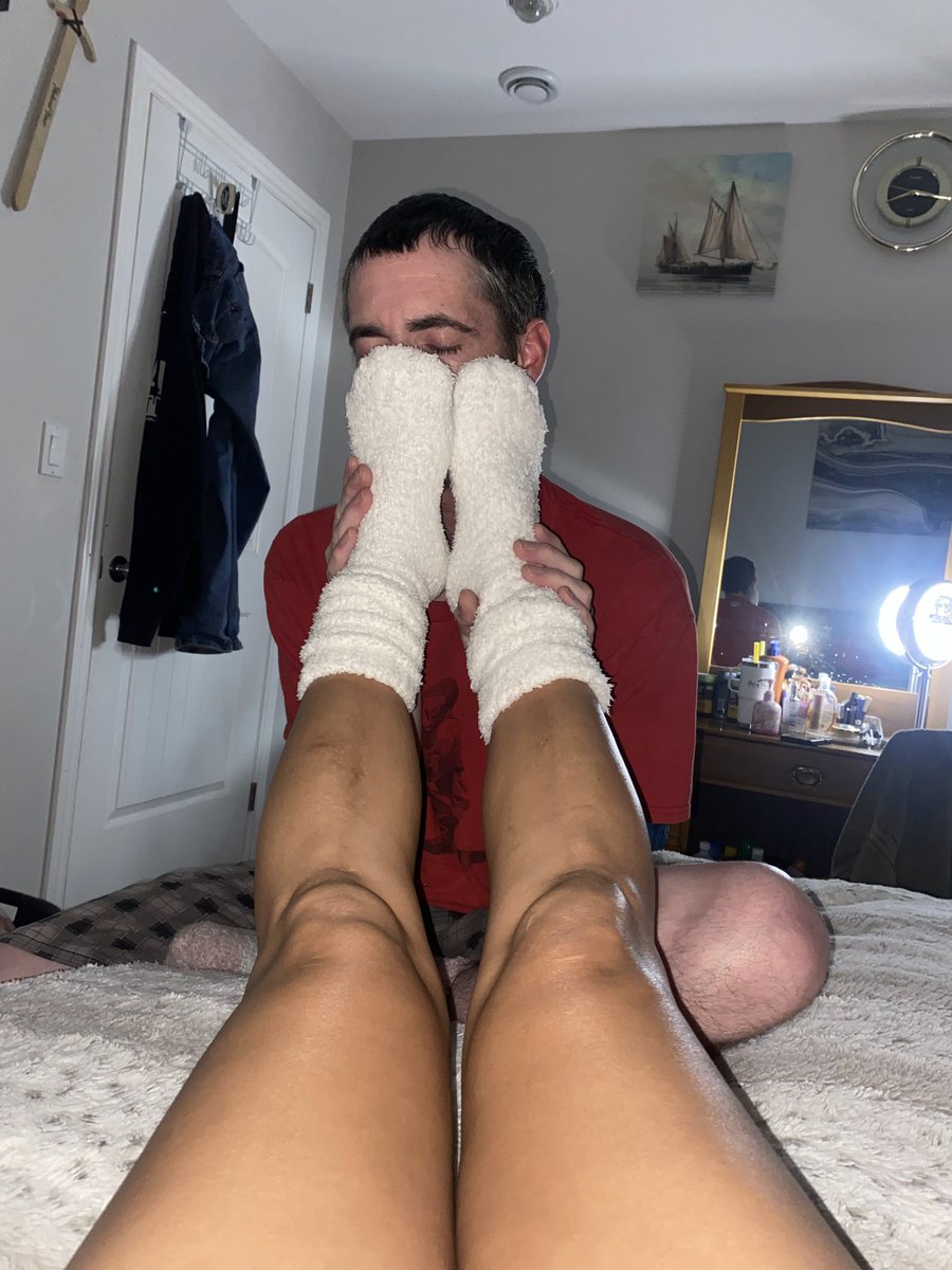 fuzzysockboy's tweet photo. #fuzzysocks #fuzzysockfetish #fuzzysocksfetish #smellysocks https://t.co/MV0RB3rzo2
