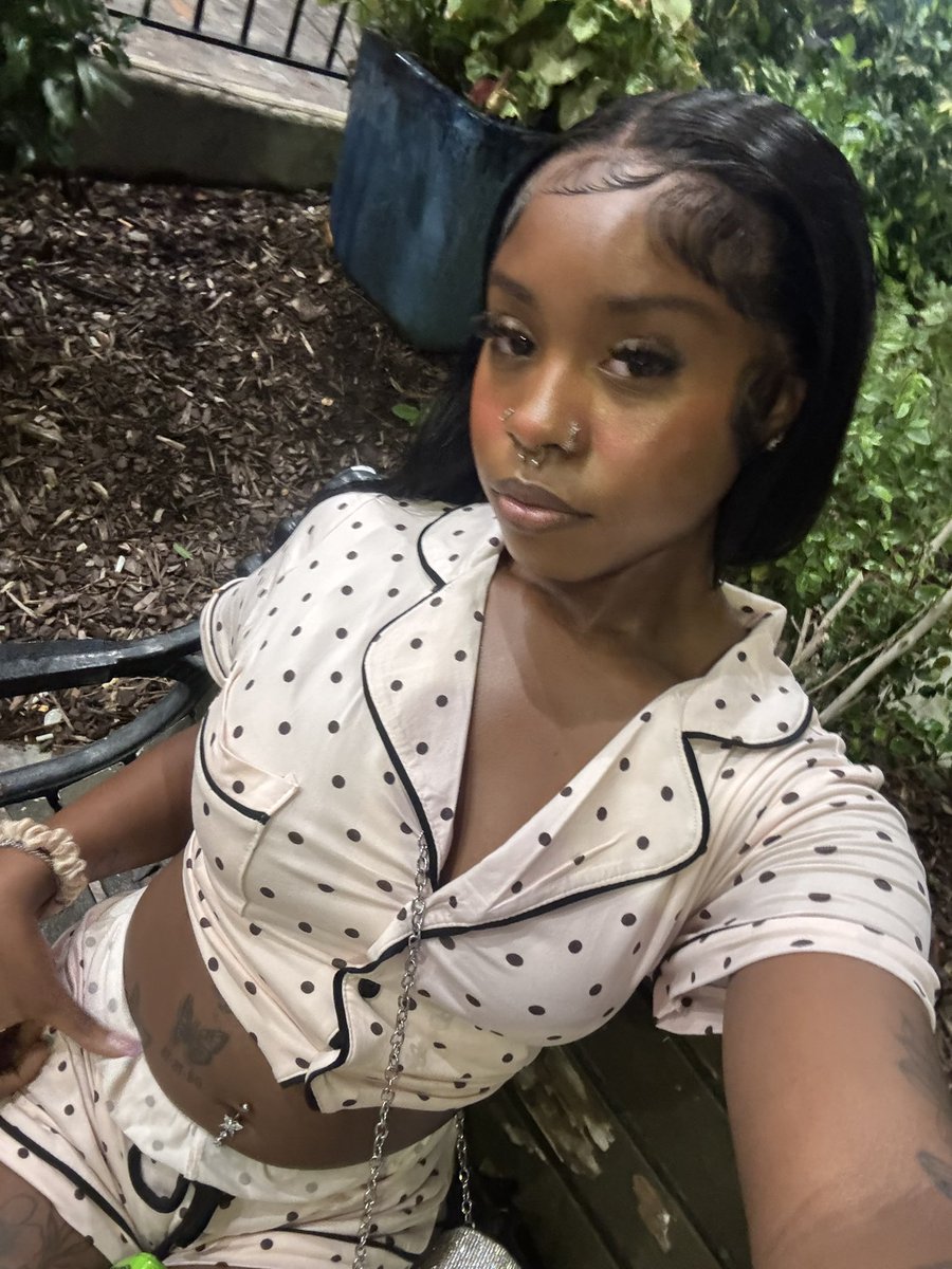 tiffb3loaded's tweet photo. i love my face 😍. its really no makeup vs makeup. https://t.co/PJdb3Qf80B