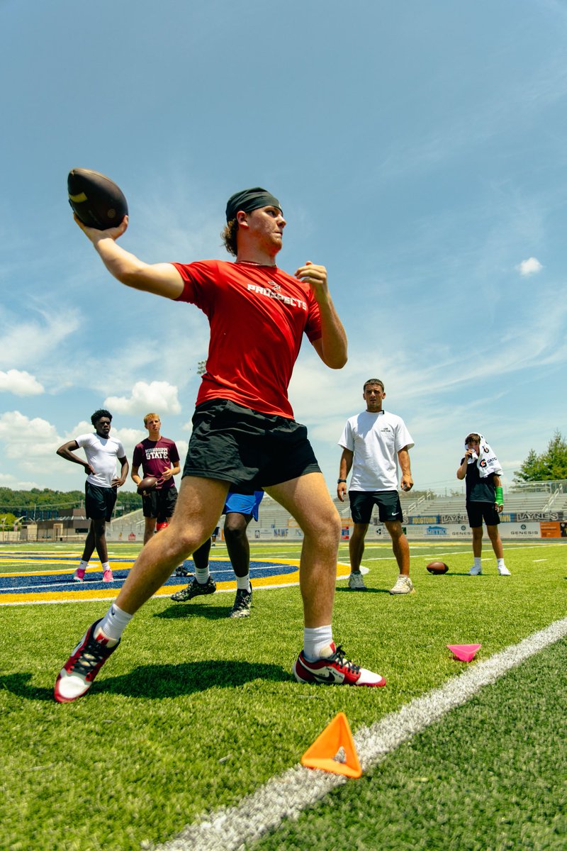 JZSummers8510's tweet photo. Had a great time competing and winning mvp of the QB Doctor’s QB Retreat over the weekend.  Awesome having the opportunity to compete and win against some big time talent from 5 states including 3 D1 commits in the process. @QB_Doctor @QBHitList @qbcoachbo @PrepRedzoneAR @CoachJones08 @adam_pender @Coach_SandersQ @BryantHornet212
