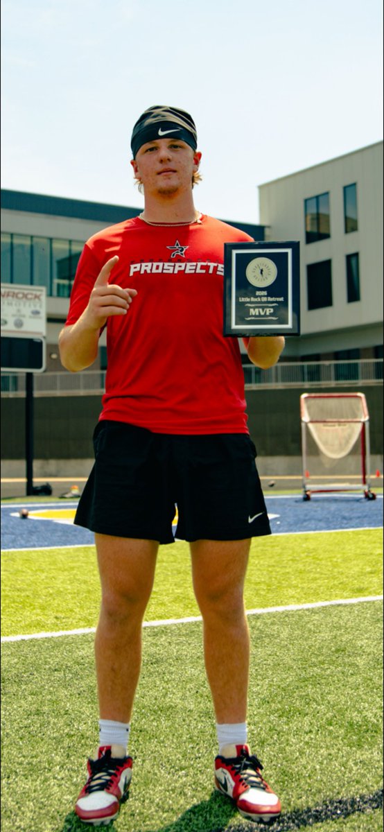 JZSummers8510's tweet photo. Had a great time competing and winning mvp of the QB Doctor’s QB Retreat over the weekend.  Awesome having the opportunity to compete and win against some big time talent from 5 states including 3 D1 commits in the process. @QB_Doctor @QBHitList @qbcoachbo @PrepRedzoneAR @CoachJones08 @adam_pender @Coach_SandersQ @BryantHornet212