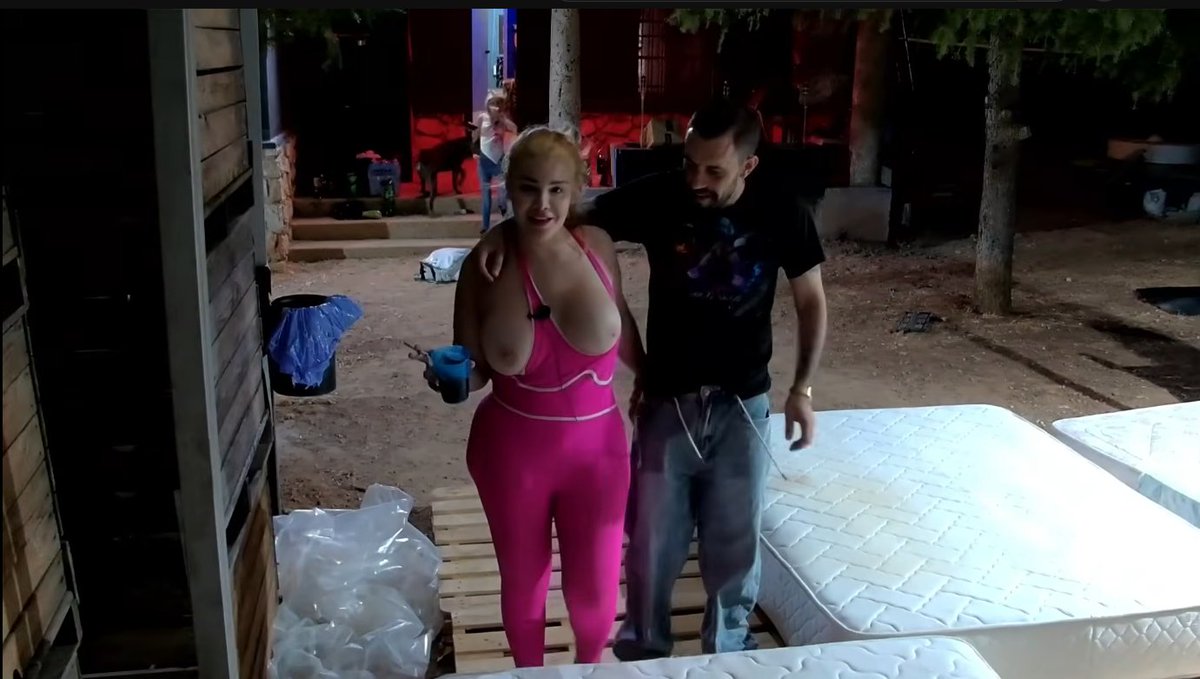 svandine_'s tweet photo. ya zona limite sobrepasó en contenido a la casa de los gemelos 3 y solo duró 38 minutos

pelos

#teammarrash https://t.co/clVUzthGnD