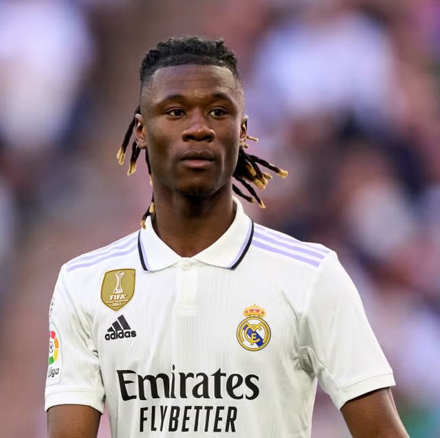 angelzamoranoxk's tweet photo. 🚨⚪️ EXCL: José Mourinho is considering sending Eduardo Camavinga out on loan to regain form.

The Portuguese manager is not fully satisfied with the midfielder’s recent performances and has also raised concerns internally over a number of disciplinary issues during the last few months.

Mourinho believes a temporary move could help Camavinga recover his best level with regular playing time before returning to Real Madrid.

Florentino Pérez is currently assessing the proposal, although he is not entirely convinced and still considers Camavinga an important asset for the club’s future.

No final decision has been made. Talks continue internally. ⏳🤍