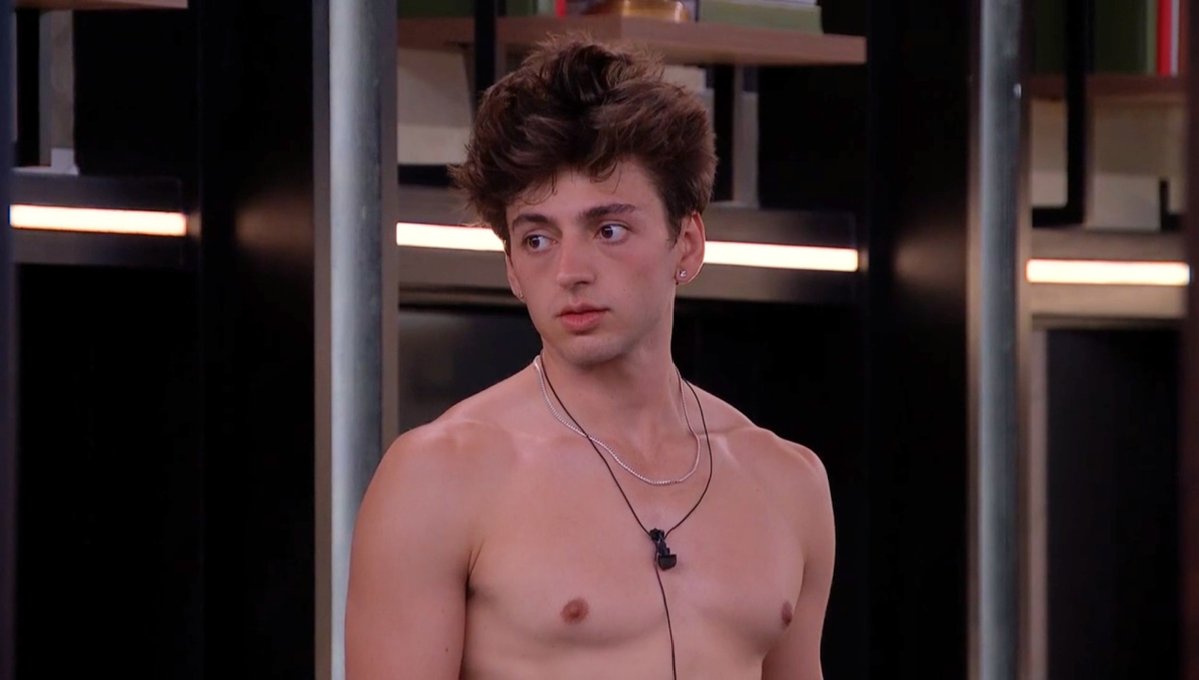 89razorskate20's tweet photo. ⏳WEEK  3, REPOST &amp; LIKE If You’re Team DREW! #BB28 https://t.co/pjW46esGnW