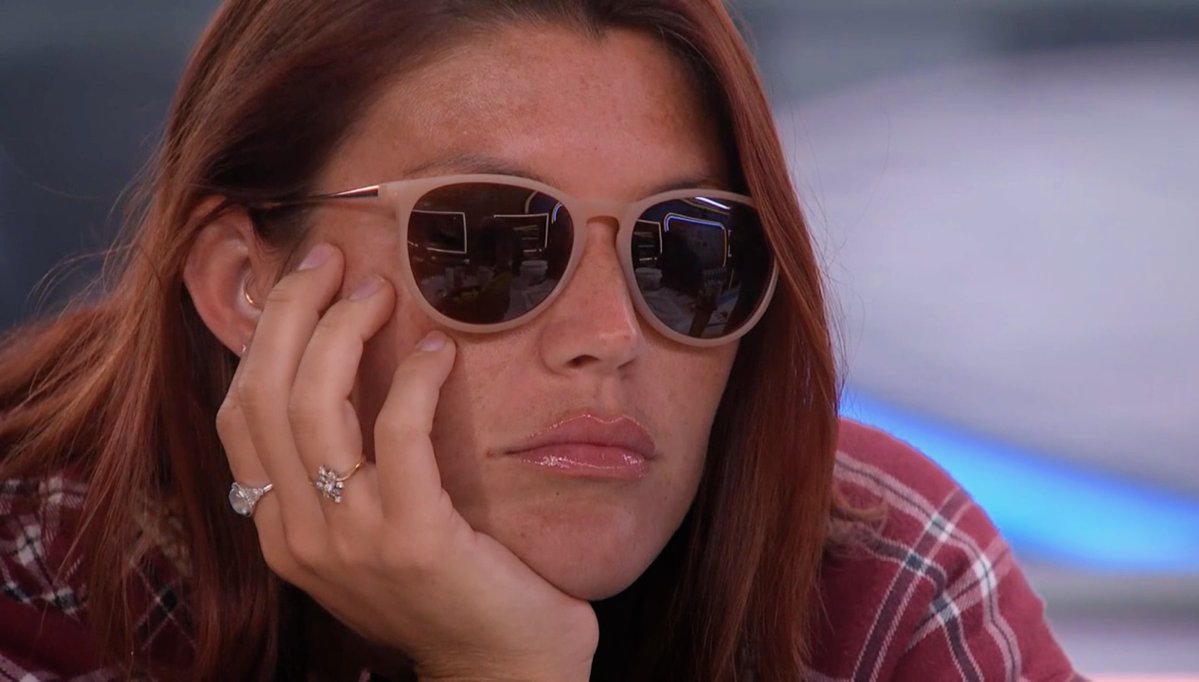 89razorskate20's tweet photo. ⏳WEEK 3, REPOST &amp; LIKE If You’re Team HALEY! #BB28 https://t.co/BsVOJMydPi