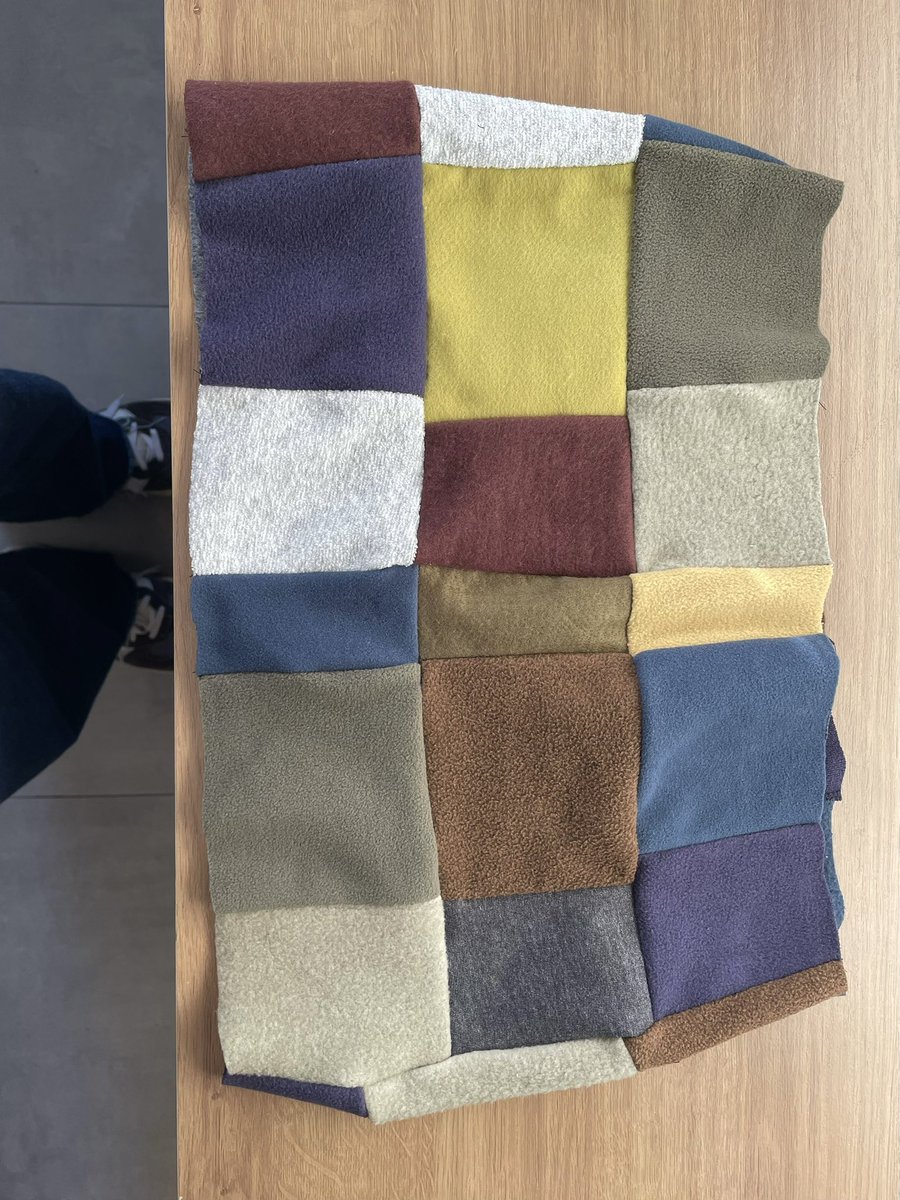 thiaogtomaz's tweet photo. finalizei essa mini saia de patchwork hojy https://t.co/mm2SHBxmcw