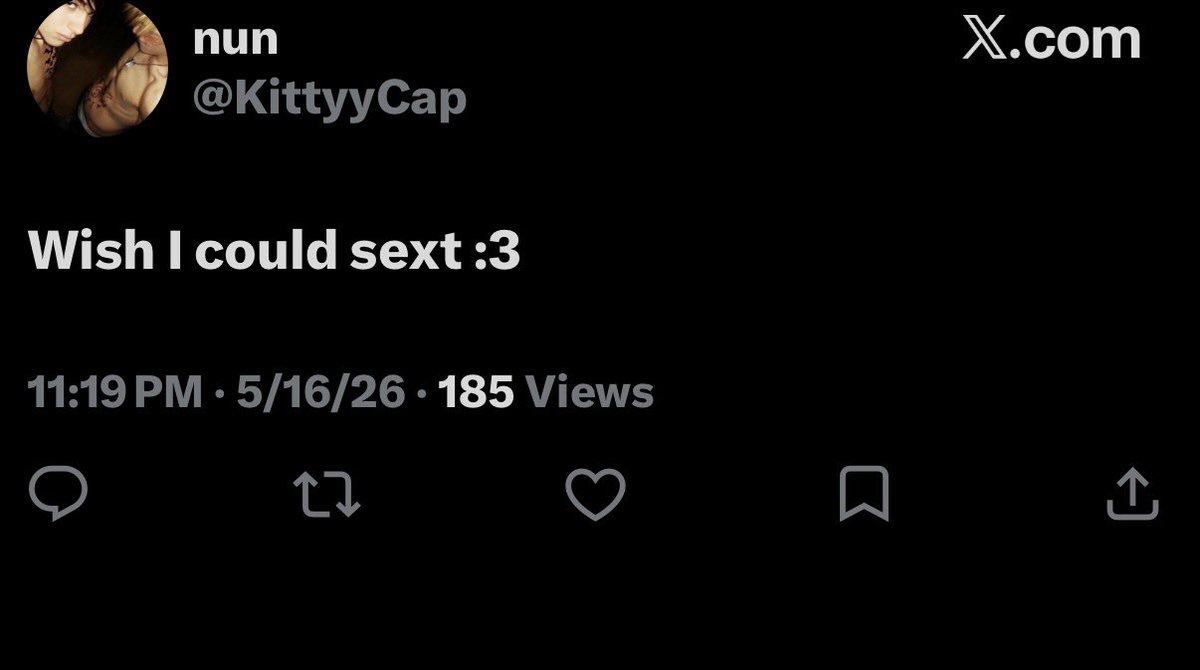 redsoboujee's tweet photo. @KittyyCap Then your gay faggot lonely ass on twitter begging bitches to sext with you . Bitch you prostituting for free &amp; lonely hoe 🤣🤣🤣🤣 stanking ass sea lion . https://t.co/r2cHJM0CBT