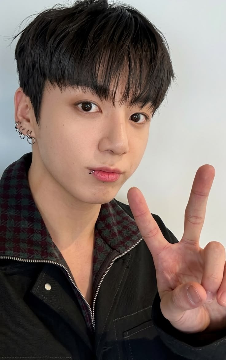 floppityfloptan's tweet photo. annyeong flami!! so happy to see you today in twitter, best concert yet!! #flopkook #fk https://t.co/Q6UvcaC52P