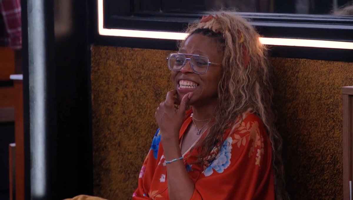 89razorskate20's tweet photo. ⏳WEEK 3, REPOST &amp; LIKE If You’re Team LA TRICE! #BB28 https://t.co/Gj9PhjlLGc