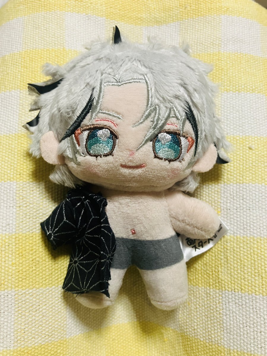 cho_cozo's tweet photo. 家にあった100均の布で浴衣作ってみようと思って10cmぬい用の型紙でやってて
途中で合わせてみたら小さくて入らなかったー💦

#いつぬいが見られるタグ https://t.co/COKkApUXWp