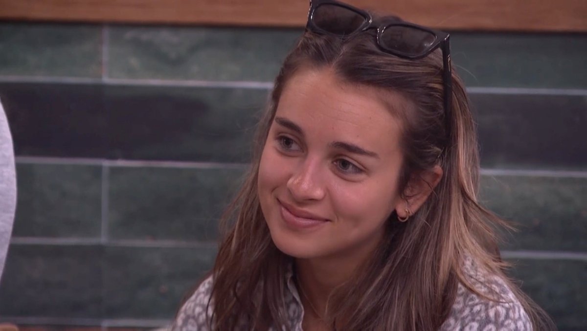 89razorskate20's tweet photo. ⏳WEEK 3, REPOST &amp; LIKE If You’re Team LYRIC! #BB28 https://t.co/zgIZzLY0sw