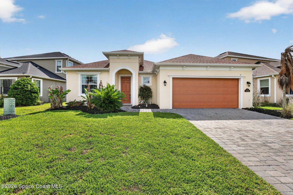 Magnoliaangel80's tweet photo. Under Contract in Sierra Cove! 🎉  

This 3-bed, 2-bath 2020-built home with an upgraded white kitchen, granite counters, and covered lanai drew strong interest—well-kept homes in Melbourne are moving quickly.  

See more: https://t.co/Hk7RpOLyH0  

#MelbourneFL #UnderContract https://t.co/jmWyW5kuVO