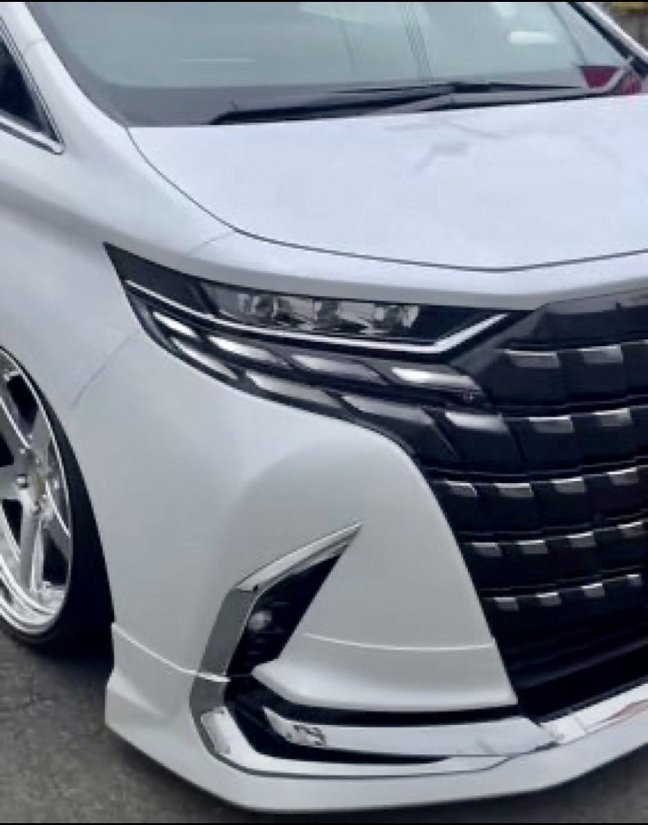ericadayo1213's tweet photo. 今日は賢次の誕生日🎂
この車でどこか行こうって言ってたけど体調もあんまりだし、今日はお家で家族で誕生日パーリーしたいと思います❤️
#誕生日 https://t.co/5r3S8ZZKCo