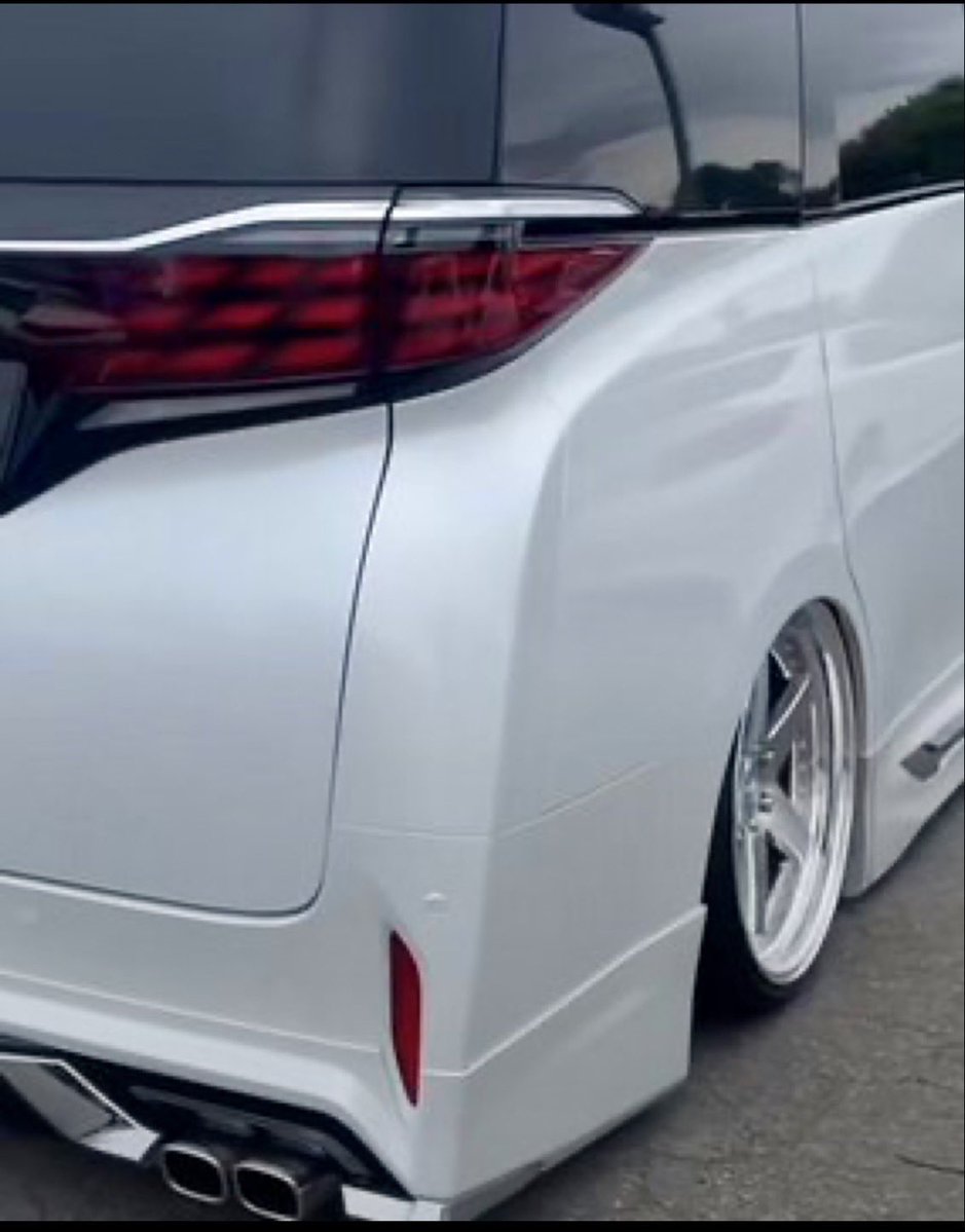 ericadayo1213's tweet photo. 今日は賢次の誕生日🎂
この車でどこか行こうって言ってたけど体調もあんまりだし、今日はお家で家族で誕生日パーリーしたいと思います❤️
#誕生日 https://t.co/5r3S8ZZKCo