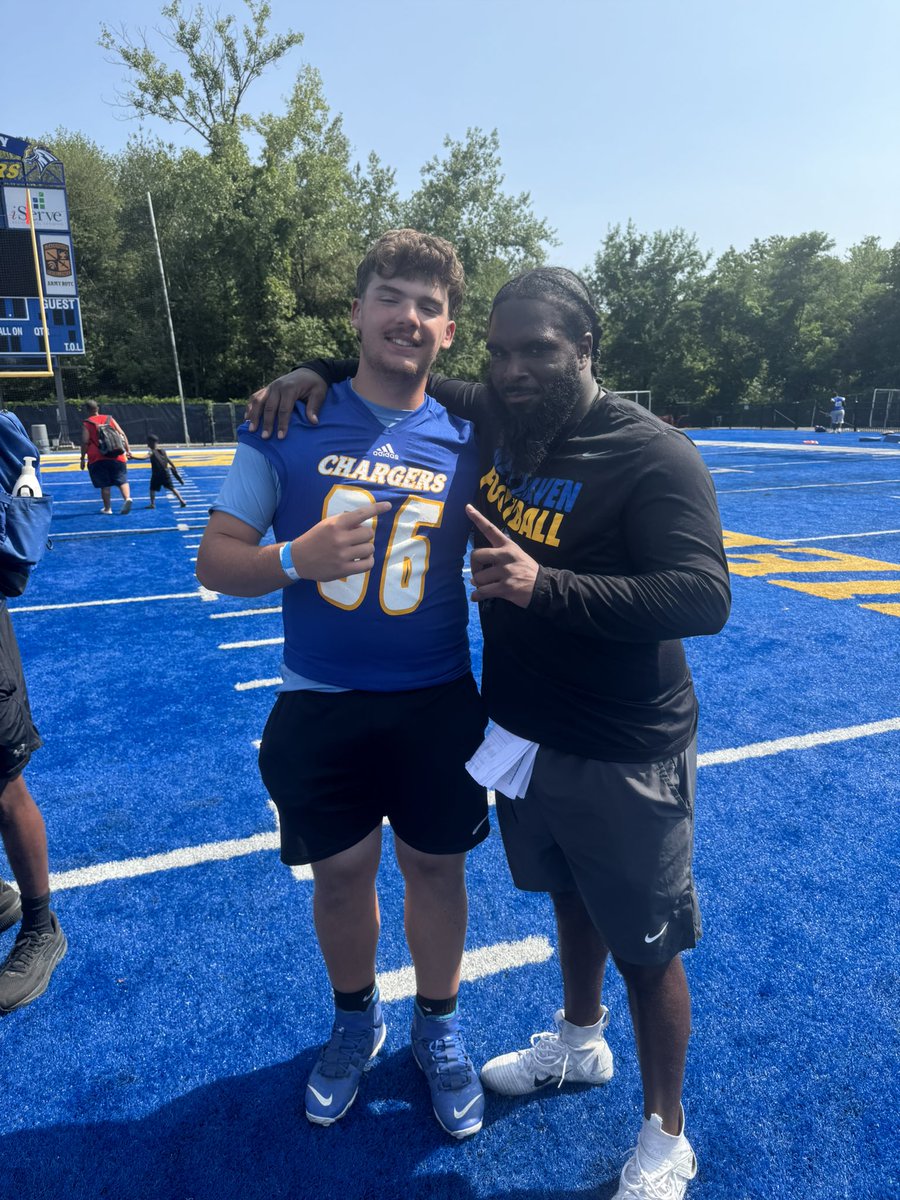 LoganSullivan36's tweet photo. Had a blast at @UNewHavenFB camp.  Thank you for having me @Coach_Pow I Learned a lot from @Mazon_walker99 and enjoyed the experience #FAST https://t.co/3dfOjmDl4i