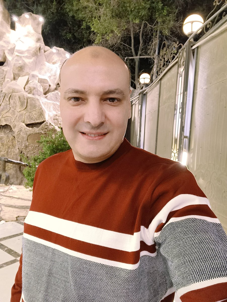 alaahistory's tweet photo. لا يوجد دواء لروح الإنسان 
سِوى وجه من يحبّ . https://t.co/04oLY8LG3B