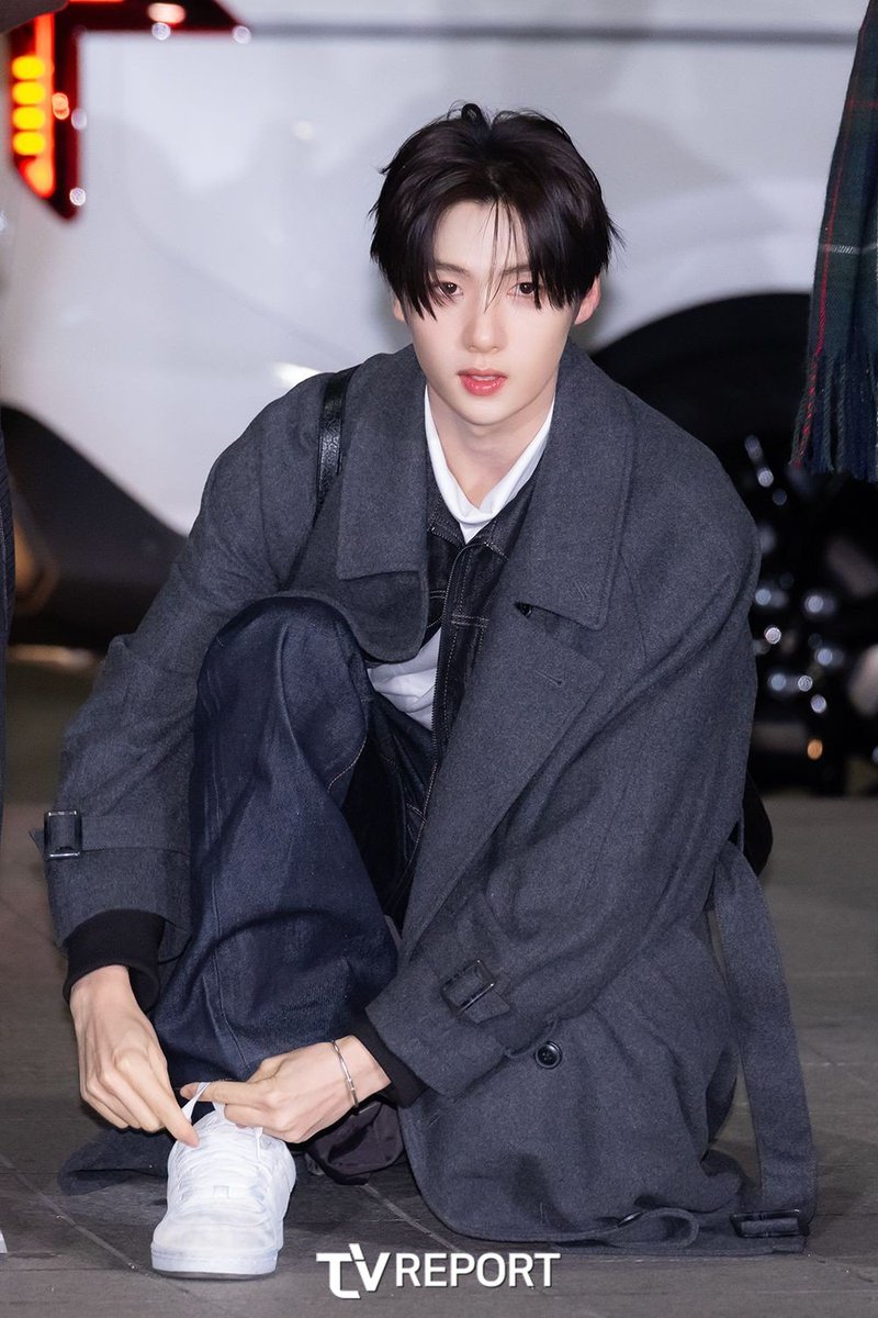 podyo_56's tweet photo. 신발끈 영재하면 이날 뺄수없지ㅣ 잘생겻어요 ...... https://t.co/AyiGv3bxTl