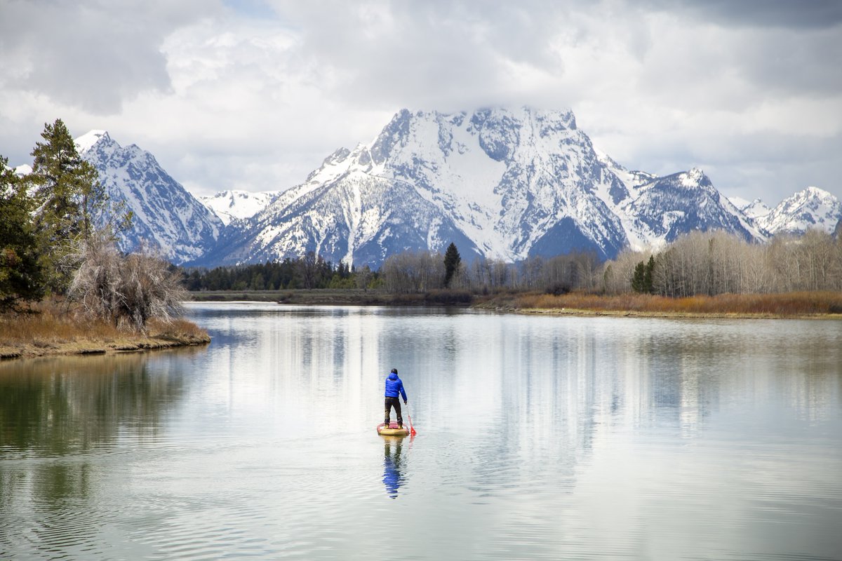 standuppaddletv's tweet photo. Some views never get old. They just make you paddle slower.
When the mountains steal the show, there's no rush to get anywhere.
What destination has made you stop paddling just to take it all in?
๐ Featured board: Aqua Marina
๐ธ @descubresinlimites
#supconnect #paddleboarding https://t.co/cEGGJfODgd