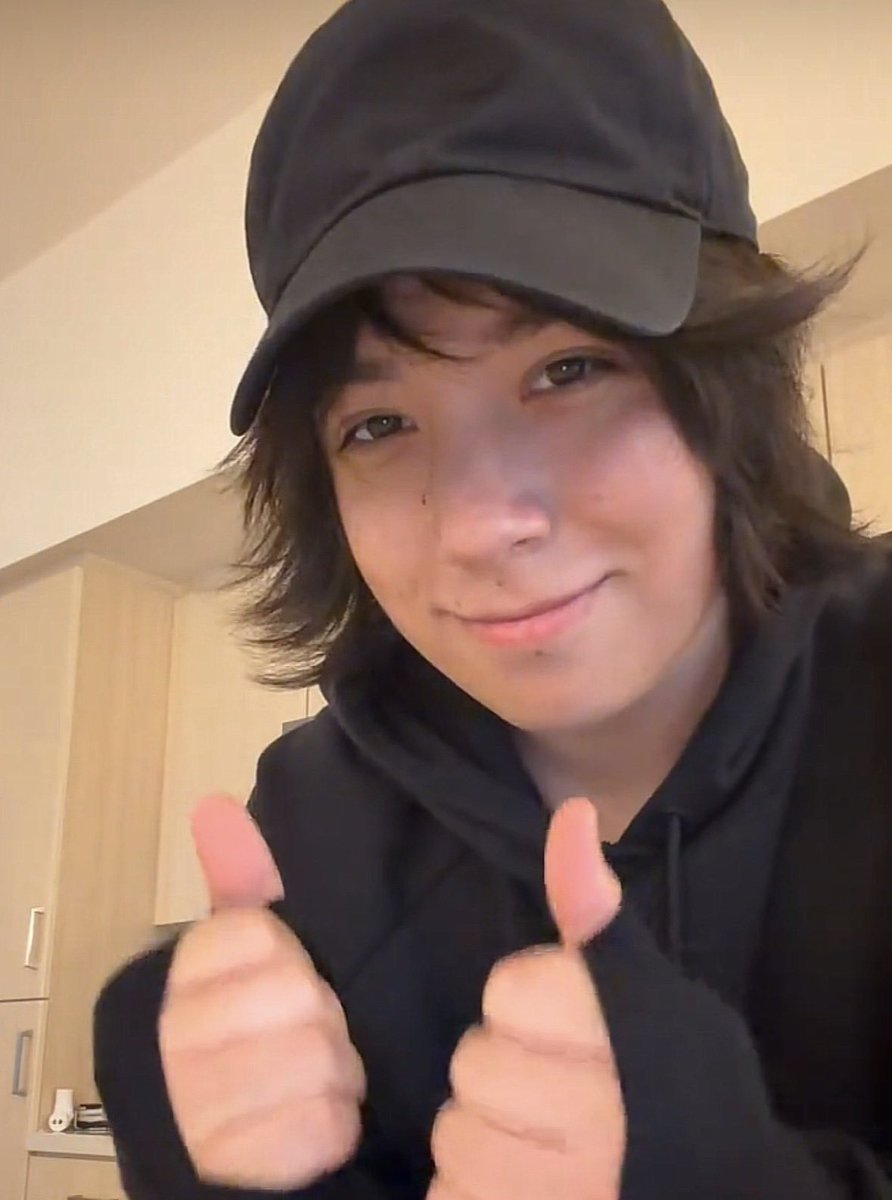 kwakitee's tweet photo. his natural aegyo is so refreshing https://t.co/nqAnrkJ6A1