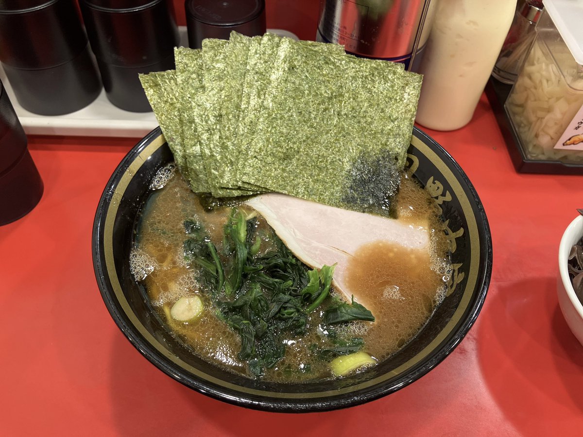 6Nonakaya's tweet photo. 六代目野中家(代々木店)です

本日も通常営業となります🈺

暑い1日になりそうですが
当店のラーメンでエナジーチャージを‼️

濃厚な一杯に良く合うライスは
100円で食べ放題🉐

代々木へお越しの際は
ぜひお立ち寄りください。

本日もご来店お待ちしております🙇

#六代目野中家
#家系ラーメン https://t.co/sz4qF7HJ13