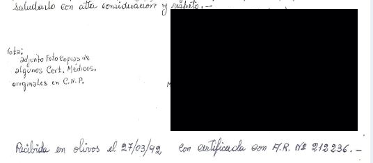 PedroMihovilce1's tweet photo. Fuera de hora... La Argentina de los privilegios
Hoy me entero de que uno de los Menem percibe una jubilación de privilegio de aproximadamente 41 millones de pesos por mes. Unos 28.000 dólares mensuales.
No es la cifra lo que más indigna.
Lo que indigna es el contraste.

Hace unas horas, revisando viejos discos rígidos, encontré una carta que mi padre le había enviado al entonces presidente Carlos Saúl Menem. También apareció otra dirigida a Sergio Massa.

Mi padre había trabajado casi cuarenta años. Cuarenta años de aportes. Cuarenta años levantándose temprano, cumpliendo horarios y sosteniendo a su familia con el fruto de su trabajo.
Hasta que un ACV terminó con su vida laboral.
La incapacidad fue certificada. Los aportes estaban. Los años trabajados también.

Sin embargo, el Estado decidió que aquel hombre que había contribuido durante toda una vida debía conformarse con la jubilación mínima por invalidez de la época: alrededor de 200 dólares mensuales.
Apenas una fracción de lo que le correspondía según sus aportes.

Y ahí aparece la verdadera grieta argentina.
No la que se discute todos los días en televisión.
La otra.

La que separa a quienes viven de su trabajo de quienes viven de los privilegios del poder.
Al ciudadano común le exigen décadas de aportes, certificados, trámites interminables y una paciencia infinita para cobrar, muchas veces, una jubilación que apenas alcanza para sobrevivir.

Pero existe otra Argentina.
La de las jubilaciones especiales. La de los beneficios excepcionales. La de las reglas hechas por políticos para políticos. La de una clase dirigente que, gobierne quien gobierne, siempre encuentra la manera de garantizarse condiciones que jamás aceptarían para el resto de la sociedad.

No estoy cuestionando que alguien cobre una buena jubilación si la ganó con el esfuerzo de toda una vida y aportó en consecuencia.

Estoy cuestionando el privilegio.

Porque una República no puede sostenerse sobre ciudadanos iguales ante la ley... y una élite política que juega con un reglamento distinto.
Mi padre nunca ocupó un cargo público.
Nunca tuvo fueros.
Nunca tuvo asesores.
Nunca tuvo chofer.
Nunca tuvo custodios.
Nunca tuvo privilegios.
Solo tuvo algo que, en la Argentina, parece valer cada vez menos: el orgullo de haber trabajado toda su vida.

Lo paradójico es que muchos de los que construyeron este sistema de privilegios todavía hablan de igualdad, justicia social o de combatir a "la casta".

Pero la casta nunca desaparece cuando cambia un gobierno.

La casta desaparece el día en que ningún dirigente pueda acceder a beneficios que un ciudadano común jamás podría obtener.

Mientras eso no ocurra, todo discurso contra los privilegios será apenas eso: un discurso.

Y los argentinos seguiremos viendo la misma escena de siempre.

El que trabajó cuarenta años mendigando lo que aportó.

Y el poder político garantizándose beneficios que millones de trabajadores jamás podrán soñar.

El Tío Pedro
Tucumán 🇦🇷
28/07/2026