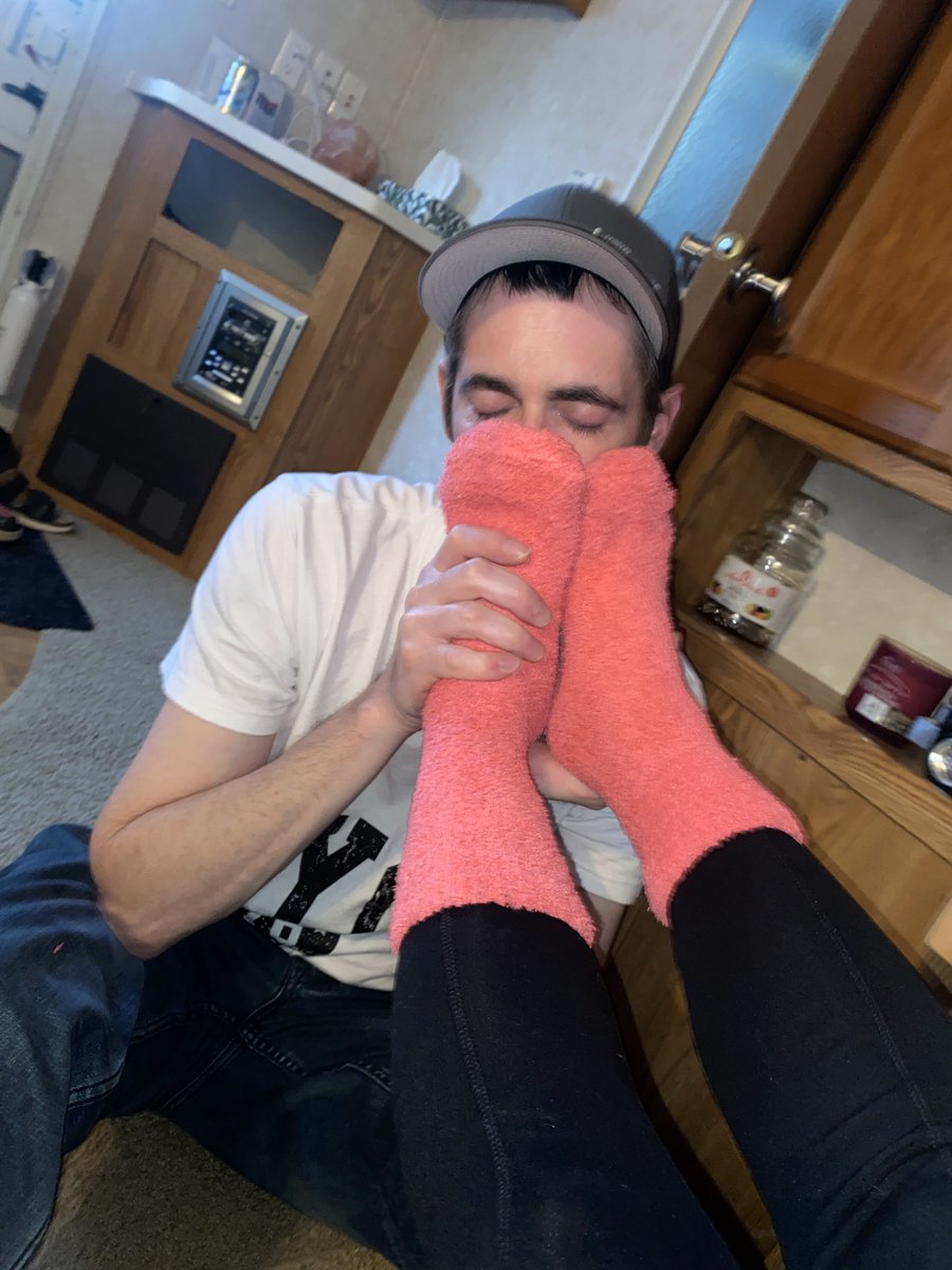 fuzzysockboy's tweet photo. #fuzzysocks #fuzzysockfetish #fuzzysocksfetish #smellysocks https://t.co/FXvkrscz20