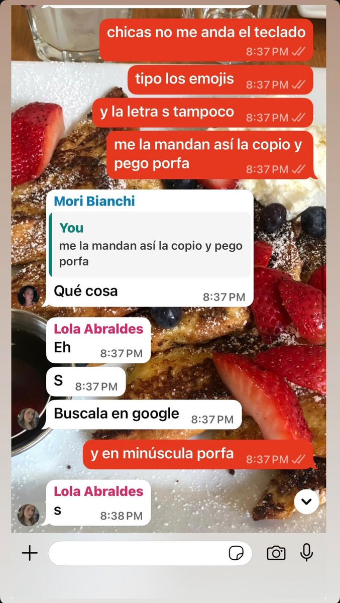vosyasabess_'s tweet photo. entre mora q no caza una y lola q cae en el chiste no me paro de reir https://t.co/azu1m3jVFh