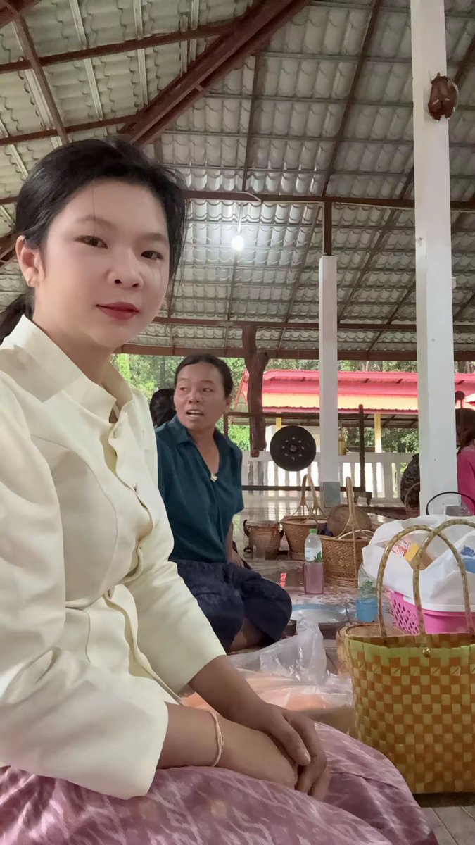Kati_solo's tweet photo. เช้าที่เบิกบาน คือเช้าที่ได้ทำบุญ
ความสุขอยู่ใกล้ตัว ความชั่วก็เช่นกัน😂😂😂#ทุ่งฝน_บ้านดุง #อุดร_ทุ่งฝน #ทุ่งฝน_ทุ่งใหญ่ https://t.co/LN1hntMVIP