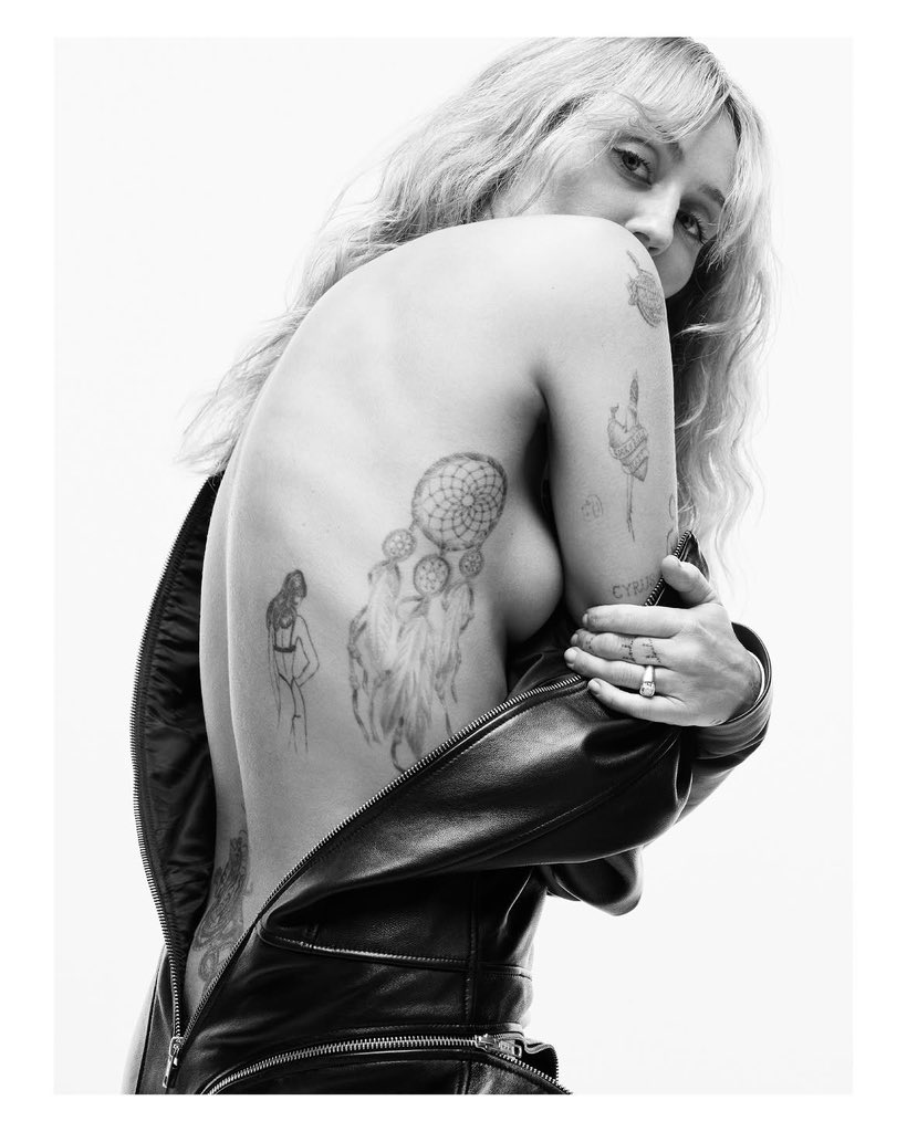 MrFreaki's tweet photo. Gran cantante y muy guapa, a Miley Cyrus siempre le gusta provocar https://t.co/plaZRUT2UG