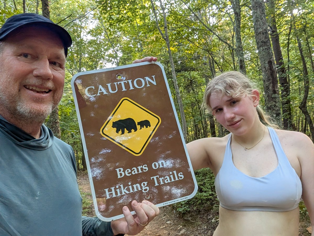 StephenWalkTalk's tweet photo. We didn't see any bears on the trail but we did see a "bears on hiking trail" sign on the trail 😁 https://t.co/A68MidWxO3