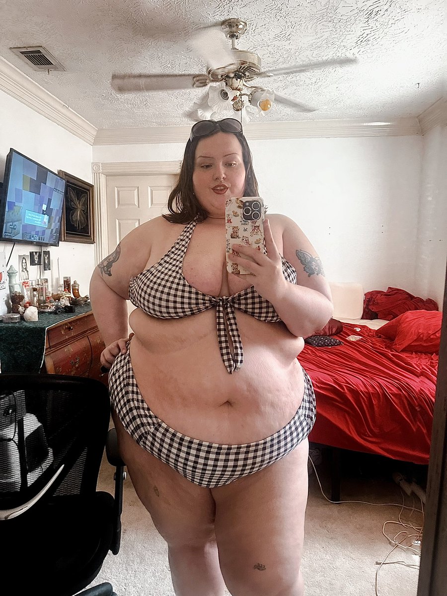 hoochiemotherr's tweet photo. just a fat girl in her bikini :D 

(custom content, sexting, factime, panties and premade content available) 

ssbbw bbw chubby curvy thick big belly fupa PAWG #PAWG #ssbbw #bbw  #curvy #thick #chubby #gainer #feedee #tits #sellingcontent  #jiggle #sellingpanties #pantyseller https://t.co/MrxTv64wDY