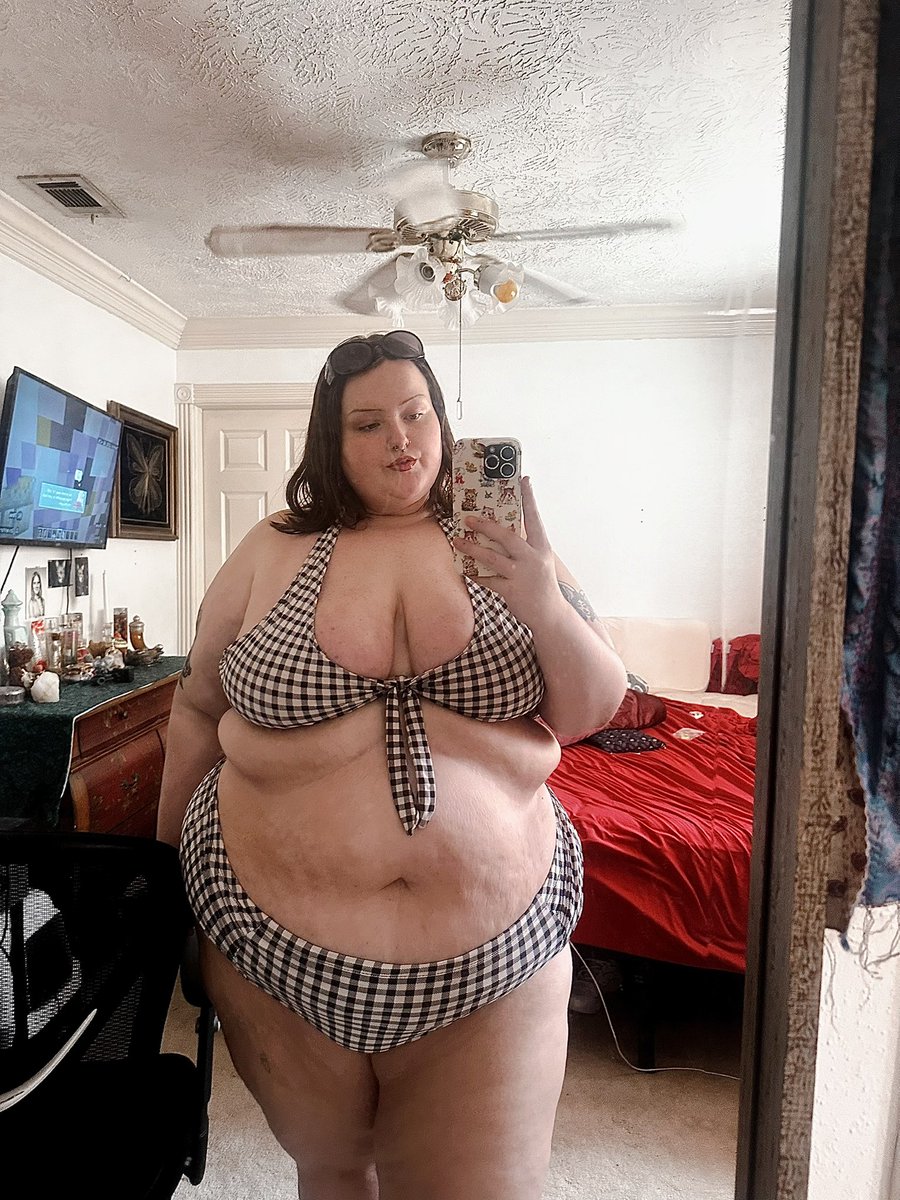 hoochiemotherr's tweet photo. just a fat girl in her bikini :D 

(custom content, sexting, factime, panties and premade content available) 

ssbbw bbw chubby curvy thick big belly fupa PAWG #PAWG #ssbbw #bbw  #curvy #thick #chubby #gainer #feedee #tits #sellingcontent  #jiggle #sellingpanties #pantyseller https://t.co/MrxTv64wDY
