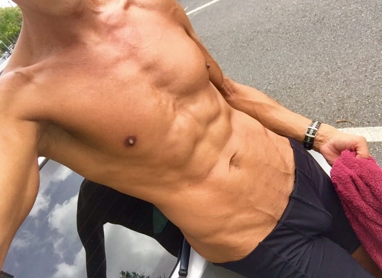 Speedo_thirst's tweet photo. Like my running tight? Who's want them... definitely worn. 
#bibshort #skinsuit #cyclist #cycling #gay #tight #lycra #skintight #guysinlycra #spandex #bulge #spandexbulge #gaycyclist #gayrunner https://t.co/YDMRJ1yrLU