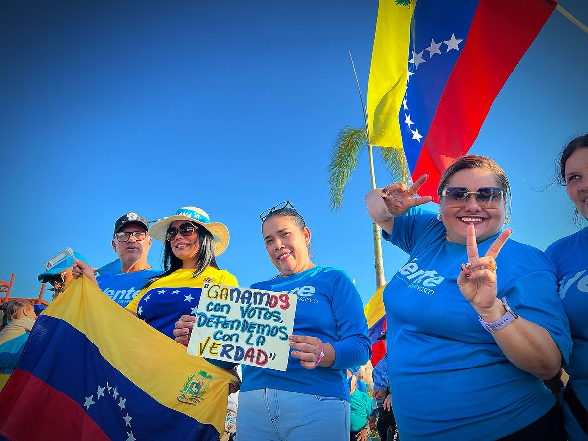 VenteSFCO's tweet photo. ¡La Venezuela que soñamos la levantaremos con nuestras propias manos! 🇻🇪

El #28J demostramos coraje y un amor profundo por el país. Junto a nuestra líder @MariaCorinaYa y el pdte. electo @EdmundoGU, recordamos una hazaña inolvidable. 💪🏼

#ConNuestrasPropiasManos
#HastaElFinal https://t.co/sKsGBNZpWv