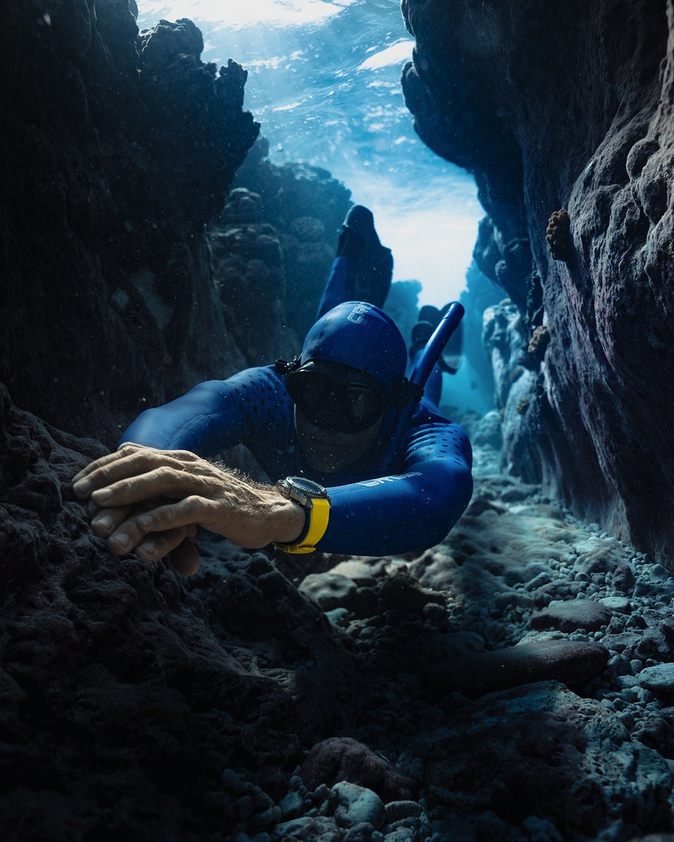 hamiltonwatch's tweet photo. Your best ally for every underwater adventure.
100 bar. Helium valve. Titanium strength.
The Khaki Navy BeLOWZERO is built for the deep.

#hamiltonwatch
https://t.co/U4lpHnHODI https://t.co/FHhJxZNuJ9